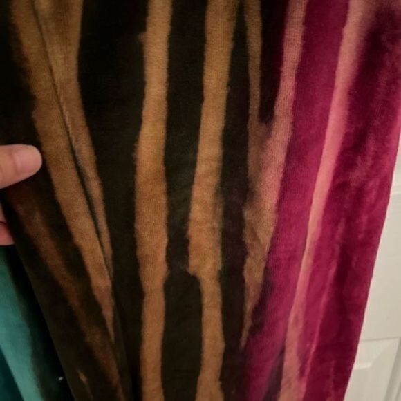 Bleu Chair velvety women's pants. Size Medium. - Picture 3 of 5